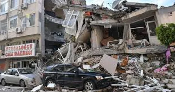 Zəlzələ İstanbulda 4 mindən çox binaya zərər vurub