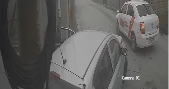 Binədə yolayrıcına baxmadan girən “Nissan” “Chevrolet”ə çırpıldı ANBAAN VİDEO