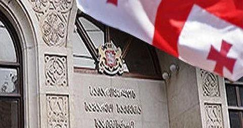 Gürcüstan etiraz edir Rusiya vecinə almır