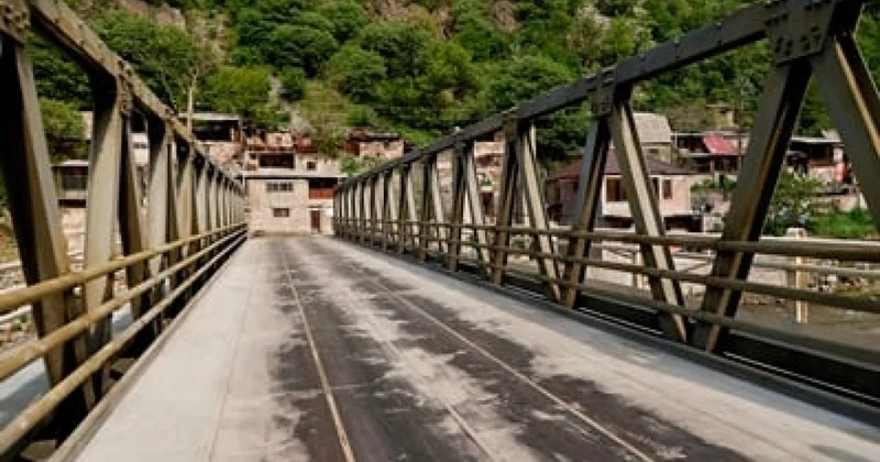 İran Ermənistana körpü hədiyyə etdi