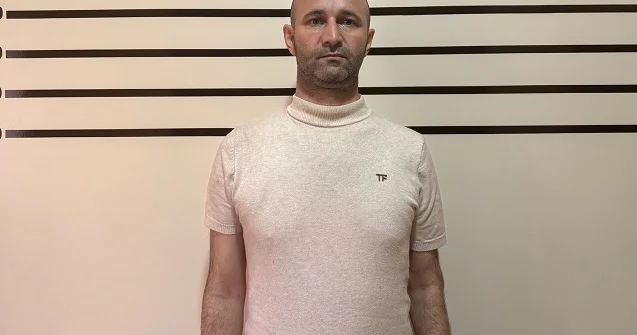 Dövlət qurumuna işə düzəldəcəyini deyib 10 min alıb