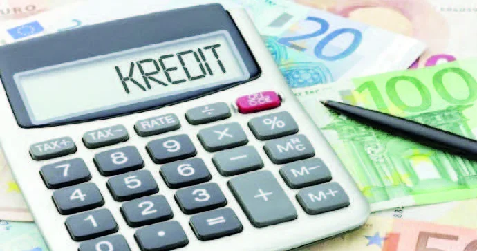 Bankların qazancı 898 milyon manata çatıb