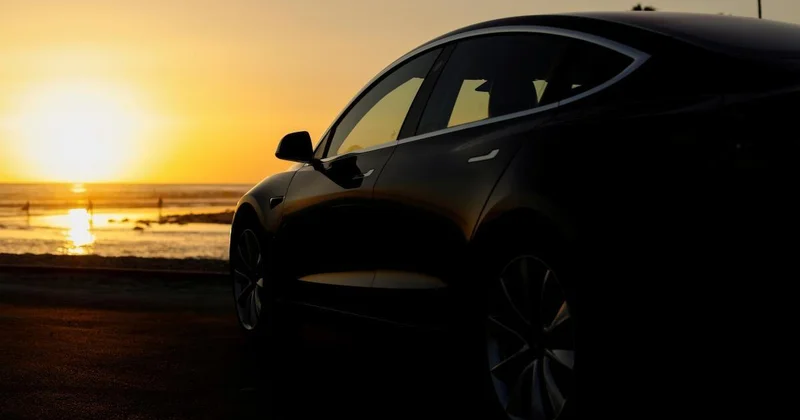 Əgər elektromobil həvəskarısansa bu modeli seç