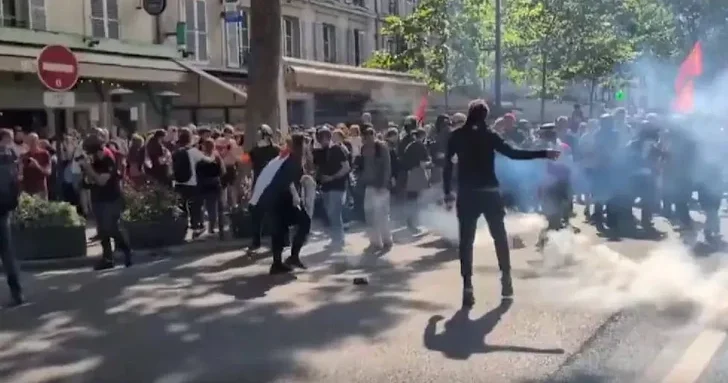 Первомайская акция в Париже закончилась беспорядками: задержаны десятки человек