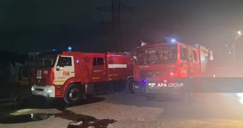 Пожар в торговом центре в Хырдалане ФОТО