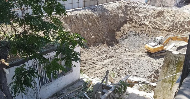 Pilot İnşaat A посреди ночи разрушила дом Джамала Рзаева. Он выиграл все суды, но что толку? ФОТО