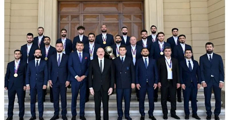 İlham Əliyev çempion olan millimizin üzvlərini qəbul etdi Fotolar + Yenilənib