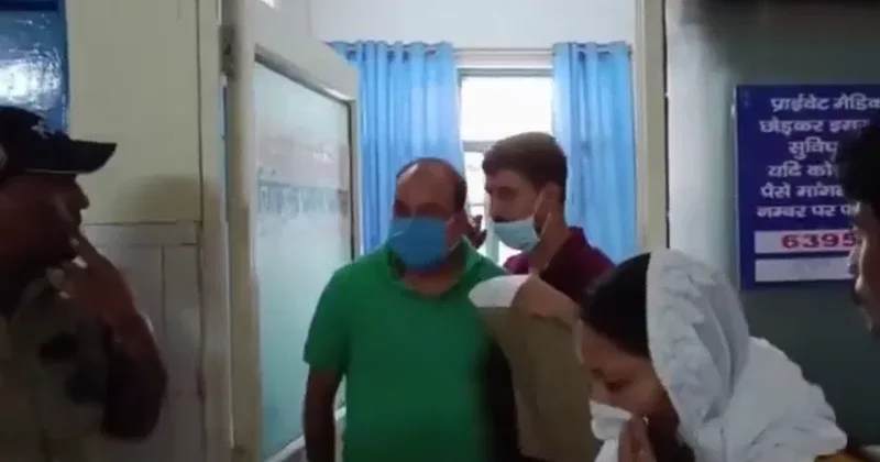 В Индии медики не смогли извлечь деньги из чиновника, съевшего взятку