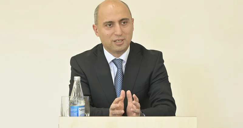 Nazir xaricə göndərilən gənclərin qayıtmasından danışdı