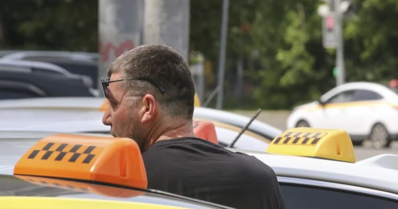 Rusiyadan sərt qadağa Azərbaycanlılar bu sahələrdə işləyə bilməyəcək