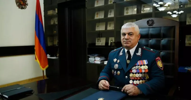 Пашинян уволил начальника полиции Еревана