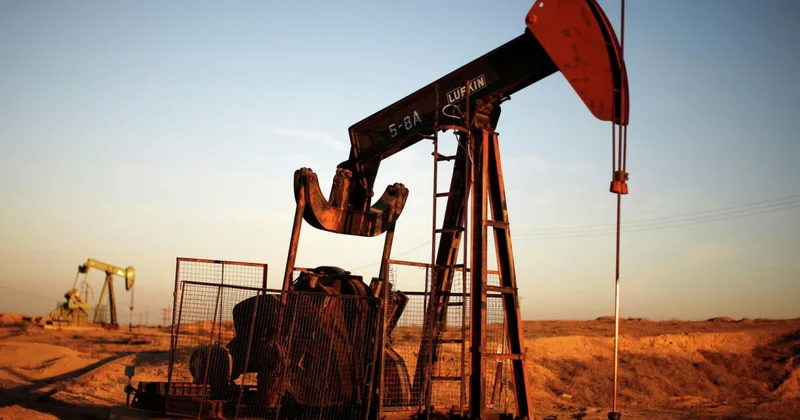 Нефть уверенно дорожает
