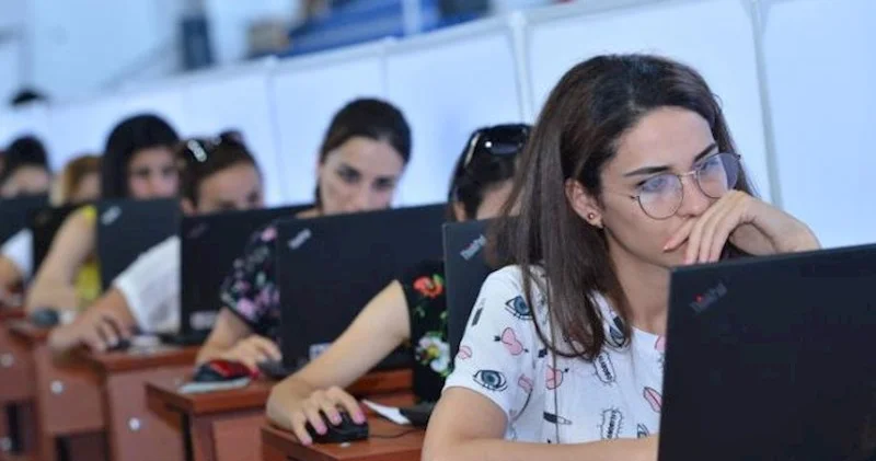 Sosioloq: Müəllimlərin əksəriyyətinin qadın olması ciddi problemdir