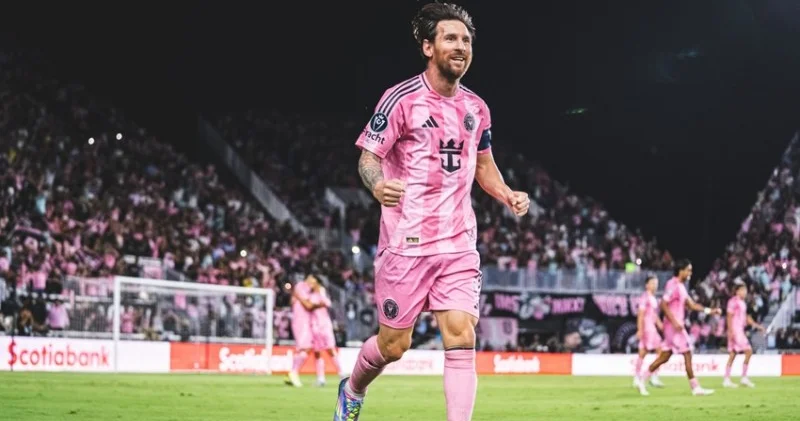 Messi Ronaldu ilə komanda yoldaşı ola bilər