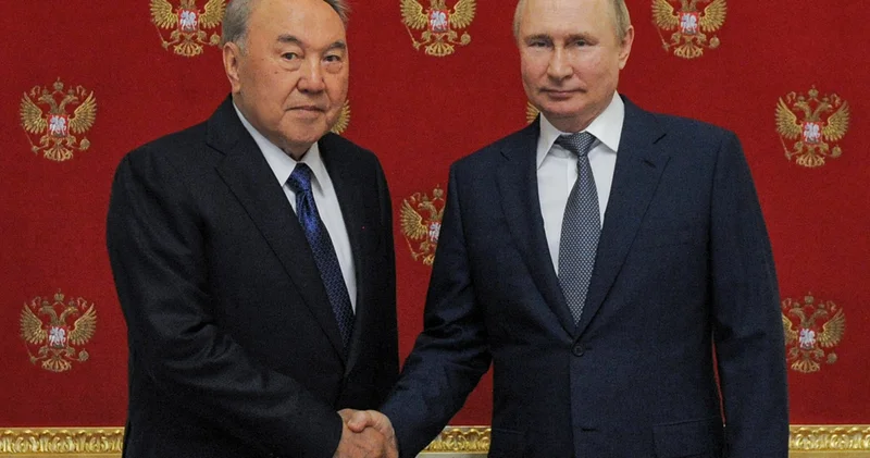 Пресс секретарь Назарбаева объяснил его визит к Путину