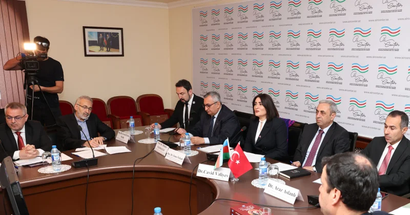 Yeni geosiyasi reallıqlar fonunda Azərbaycan Türkiyə münasibətləri müzakirə edilib