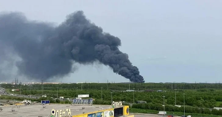 В Санкт Петербурге горит завод порошковых красок