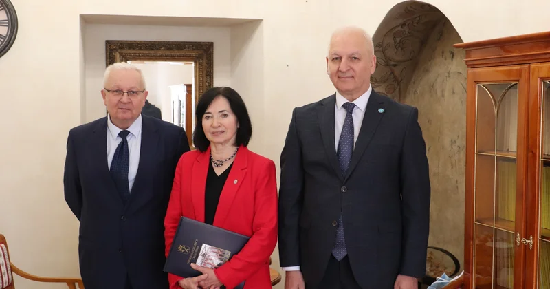 Akademik Şahin Mustafayev Polşa Elmlər Akademiyasının Krakov bölməsinin vitse prezidenti ilə görüşüb