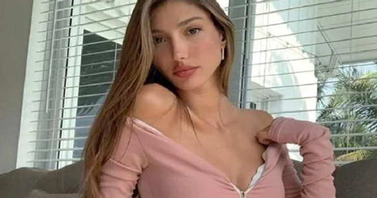 Məşhur modelin fotoları YAYILDI