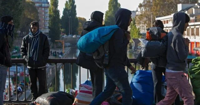 “Britaniya hakimiyyəti yerli əhalini miqrantlarla əvəz edəcək”..?