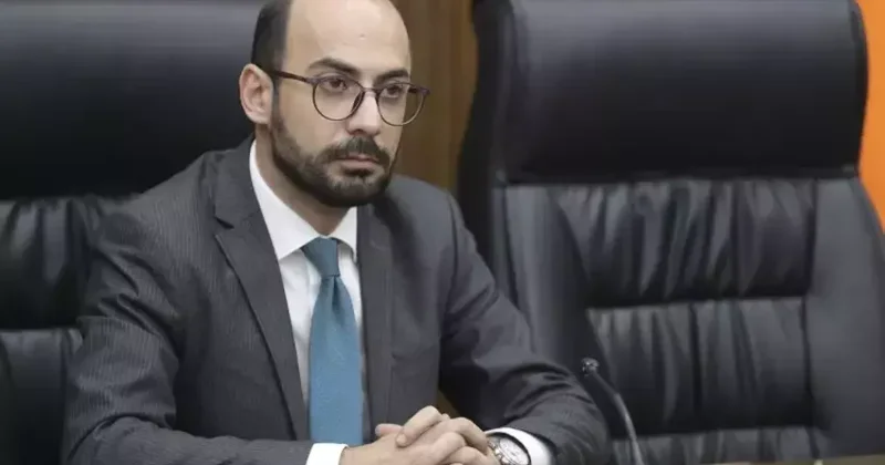 Paşinyanın partiyası: Erməni kilsəsi dövlətə hesabat verməlidir