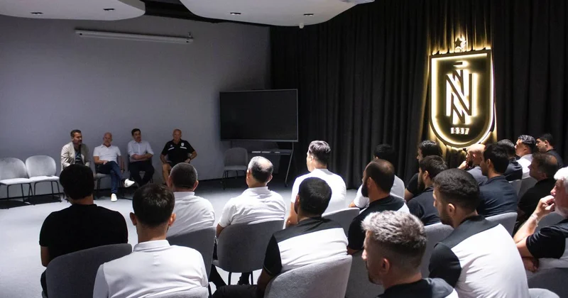 “Neftçi” rəhbərliyi akademiya məşqçiləri ilə görüşdü