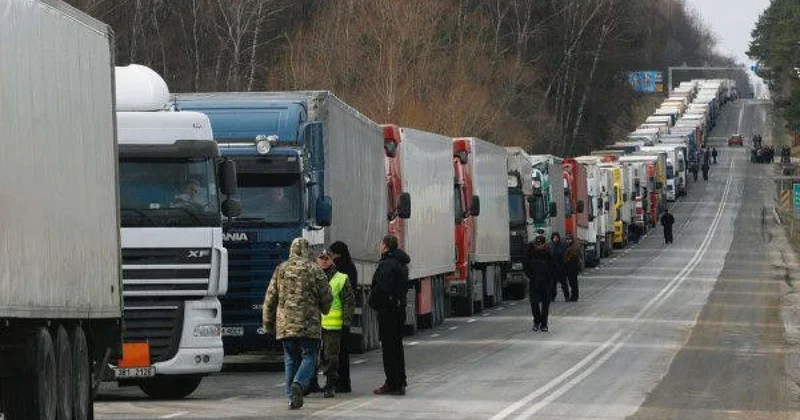 Ermənistanın yük maşınları Rusiya ilə sərhəddən geri qaytarılır