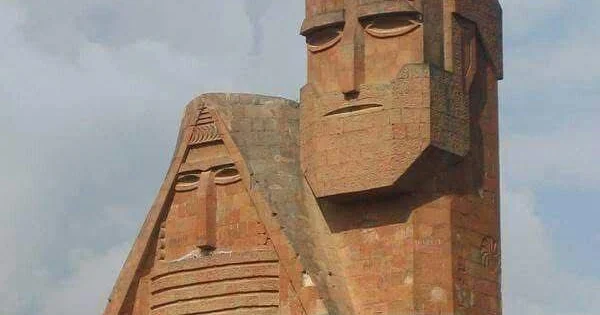 Bu abidə sökülüb atılmalıdır ARİF HACILI