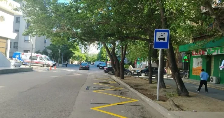 Taksilər üçün daha 2 küçədə minib düşmə yerləri yaradıldı