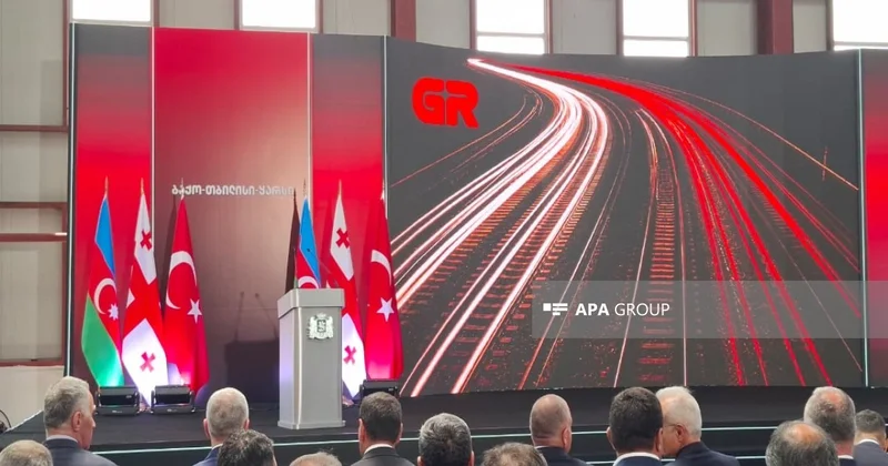 Bakı Tbilisi Qars dəmir yolu xəttinin rəsmi istismara verilmə mərasimi keçirilir