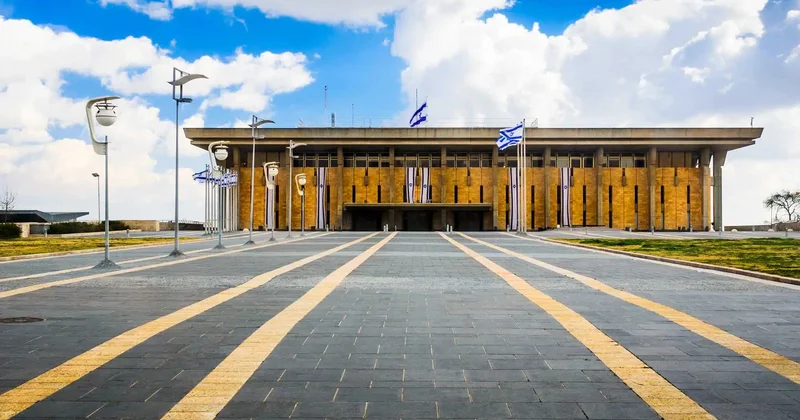 İsraildə dramatik gecə səsverməsi... Ölkə seçkilərə gedir... Netanyahunu nə gözləyir?