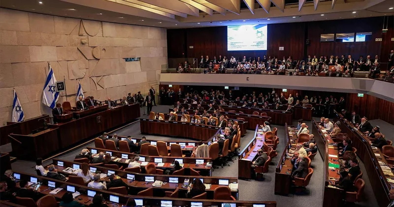 İsrail parlamenti özünü buraxır