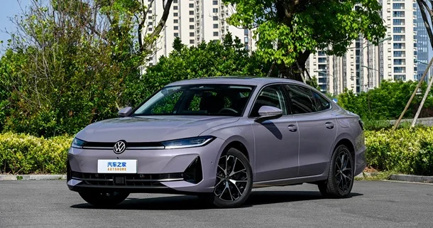 Volkswagen Passat və Tiguan hibridlərini təqdim edir