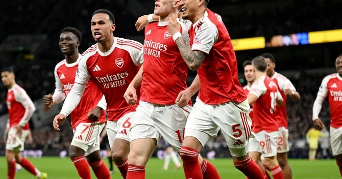 Arsenal mövsüm öncəsi heyətini gücləndirir