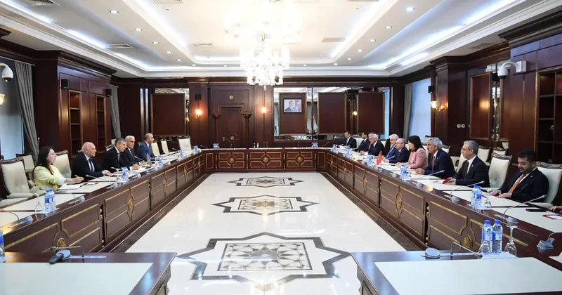 Türkiyəli deputatlar Milli Məclisdə FOTO