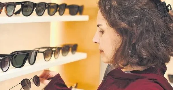 Eynəkləri bu yazılara inanıb almayın Gizli təhlükə ortaya çıxdı