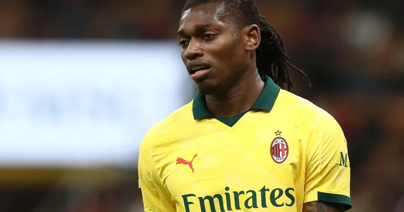 “Arsenal”la “Mançester Yunayted” “Milan”ın hücumçusu uğrunda mübarizə aparacaq