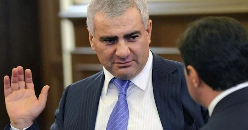 Seçkiyə 5 gün qalmış Paşinyanın rəqibinə daha bir iş açıldı