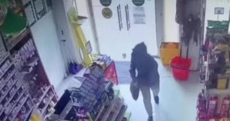 Ограбление магазина в Баку попало на камеры ВИДЕО