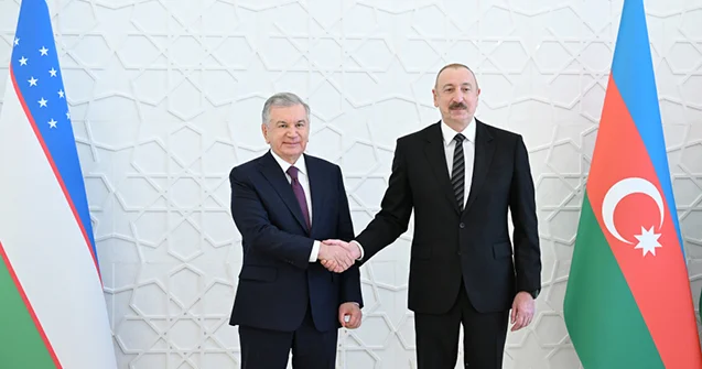 Prezidentlər iclasda iştirak edirlər