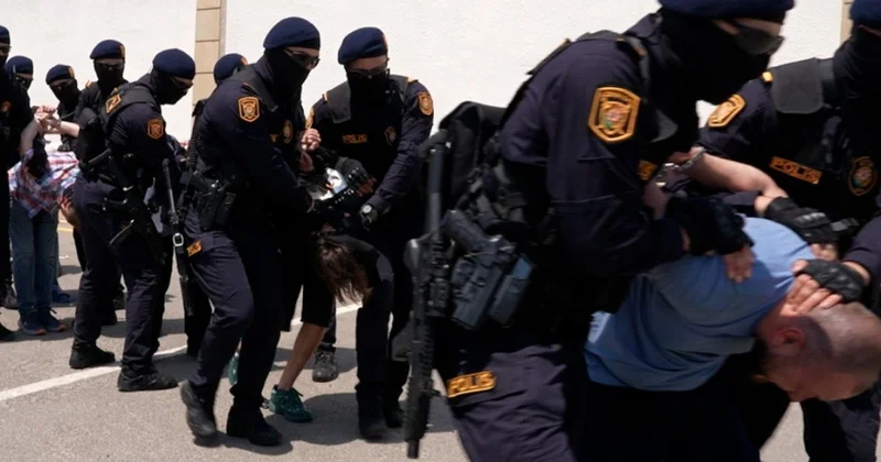 Kremldən həbs olunan ruslarla bağlı AÇIQLAMA