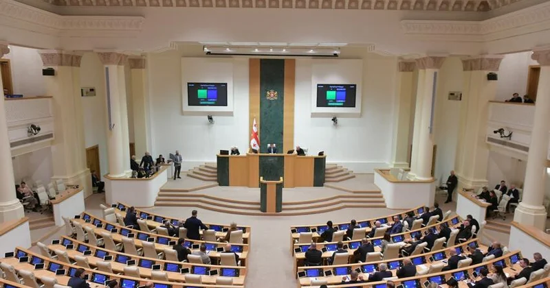 Gürcüstanda 12 deputatın mandatı ləğv edildi