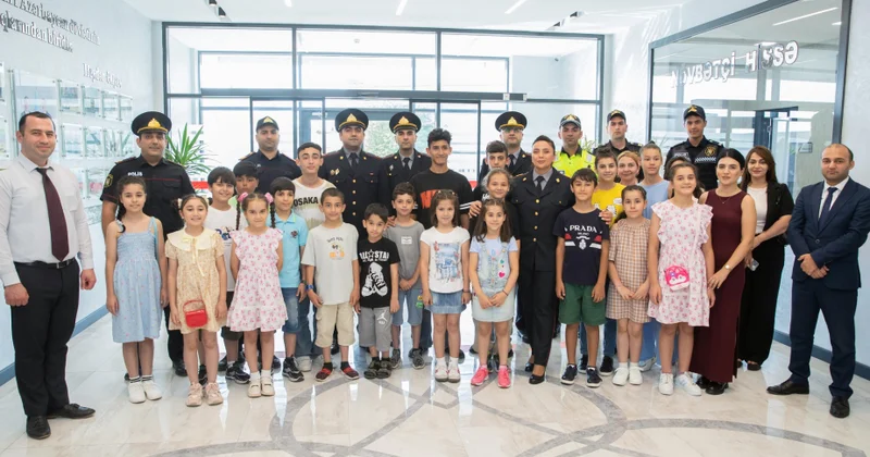 Uşaq evlərinin sakinləri polisləri təbrik ediblər