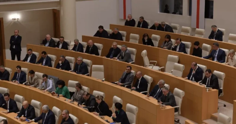 Парламент Грузии лишил мандатов депутатов оппозиции