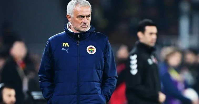 Mourinyo yeni mövsümdə qapını ona tapşıracaq