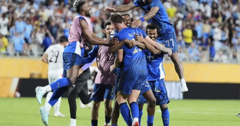 “Əl Hilal”ın futbolçularına “Mançester Siti” ilə oyundakı qələbəyə görə böyük məbləğdə pul mükafatı verilib
