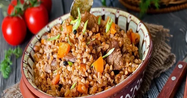 Dadlı qarabaşaq yarmasını necə bişirmək olar: bu məhsulu əlavə edin