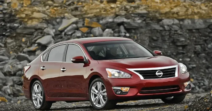Nissan 444 minə yaxın avtomobilini geri çağırır