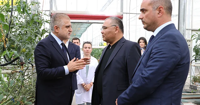 Tahir Gözel “Green Tech”də Özbəkistanın kənd təsərrüfatı naziri ilə görüşdü Fotolar