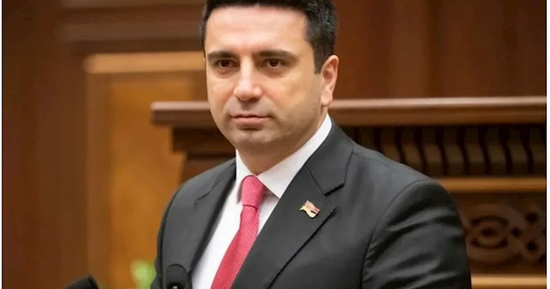 Erməni spiker rus dilində paylaşım edib: Ya siz bunu dayandıracaqsınız, ya da biz bunu edəcəyik